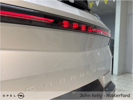 2025 Opel Grandland GS 1.2 MHEV 136PS €47,885 thumbnail