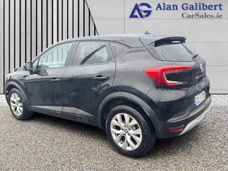 2022 Renault Captur ICONIC EDITION  TCE € €16,995 thumbnail