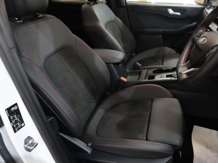 2025 Ford Kuga - thumbnail 28