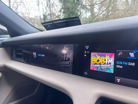 2022 Porsche Taycan - thumbnail 25