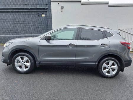 2019 Nissan Qashqai 1.2 SV 18 5DR PANORAMIC ROOF IDEAL FAMILY SUV €16,995 thumbnail