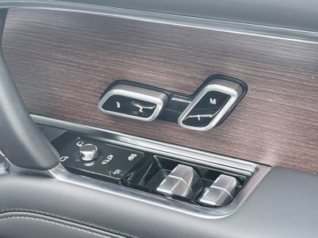 2023 Land Rover Range Rover - thumbnail 11