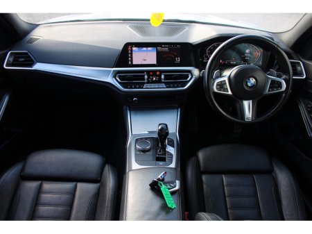 2021 BMW 3 Series  €35,995 thumbnail