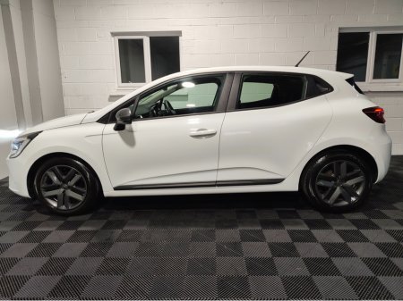 2022 Renault Clio - thumbnail 24