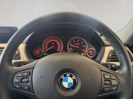 2015 BMW 3 Series - thumbnail 13