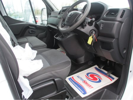 2021 Nissan NV400 - thumbnail 15