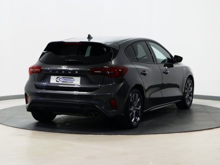 2023 Ford Focus - thumbnail 3