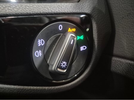 2017 Volkswagen Golf **HIGHLINE**ONLY 63000KMS**ALCANTARA SEATS*17" ALLOYS**BLIND SPOT WARNING**LANE ASSIST**KEYLESS ENTRY AND START**ADAPTIVE CRUISE CONTROL**DUAL ZONE CLIMATE CONTROL*REVERSE CAMERA*BLUETOOTH STREAMI €16,949 thumbnail