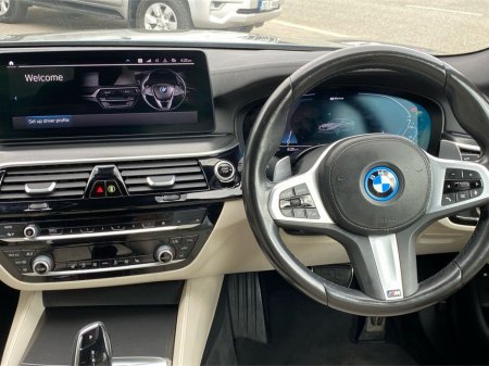 2022 BMW 5 Series - photo 5