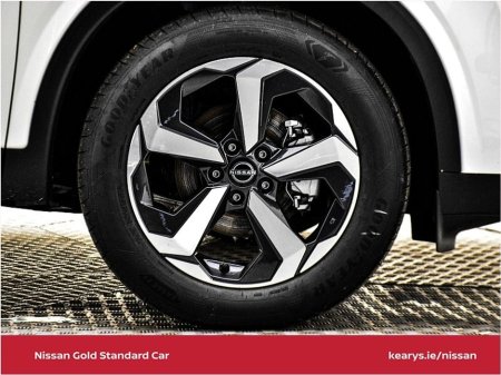 2022 Nissan Qashqai 1.3 PET MILD HYBRID SV PREMIUM - 1 OWNER WITH A FULL SERVICE HISTORY €26,990 thumbnail