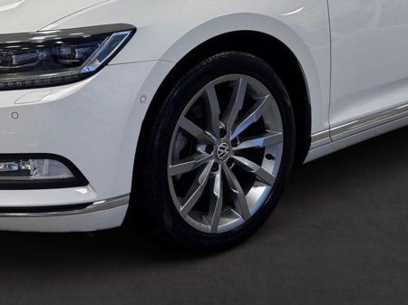 2018 Volkswagen Passat - thumbnail 10
