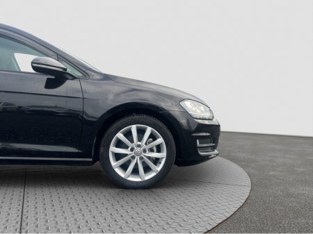 2017 Volkswagen Golf 2017 Volkswagen Golf 1.2 TSI Automatic (19K KM Only) €17,500 thumbnail