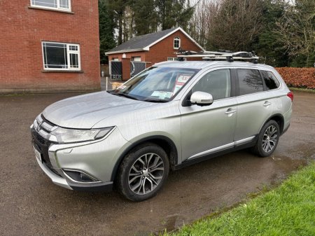 2018 Mitsubishi Outlander - thumbnail 4