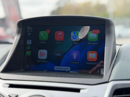 2011 Ford Fiesta - thumbnail 4