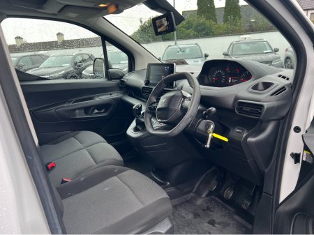 2021 Peugeot Partner PROFESSIONAL PLUS (Price ex vat) €11,950 thumbnail