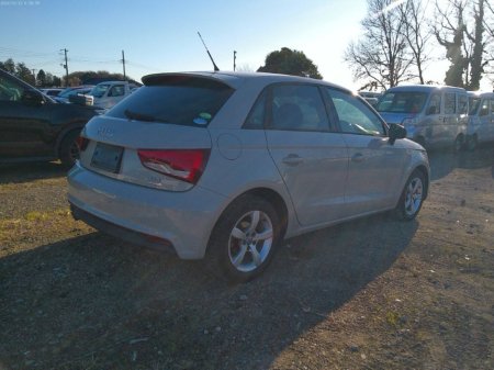 2017 Audi A1 - thumbnail 4