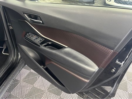 2018 Toyota C-HR - thumbnail 6