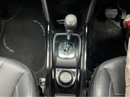 2017 Peugeot 2008 €12950! 2017 PEUGEOT 2008 CROSS CITY 1.2 AUTOMATIC €12,950 thumbnail