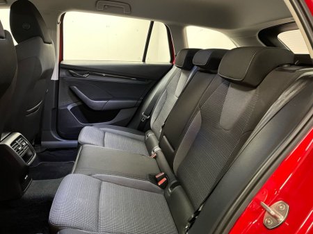 2023 Skoda Octavia Ambition Combi 1.0TSI 110BHP - Reversing Camera - Climate Control - Cruise Control - Auto Lights/Wipers - Apple CarPlay/Android Auto €25,950 thumbnail