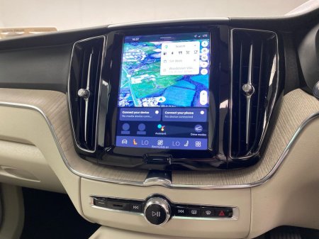 2023 Volvo XC60 - thumbnail 8