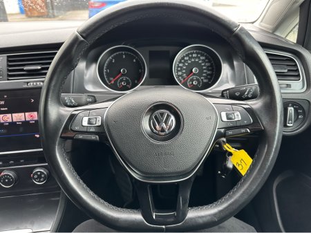 2018 Volkswagen Golf 1.6 TDI SE BLUEMOTION 115PS 5DR thumbnail