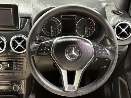 2013 Mercedes-Benz B Class B 180 CDi €10,800 thumbnail