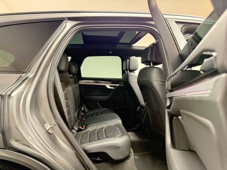 2020 Volkswagen Touareg - thumbnail 13