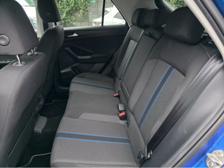 2020 Volkswagen T-Roc 2.0 TDi 150 Automatic - Android Auto, Rear Camera €24,900 thumbnail