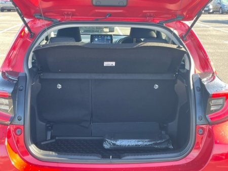 2025 Toyota Yaris - thumbnail 12