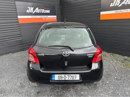 2009 Toyota Yaris - thumbnail 5