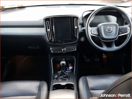 2020 Volvo XC40 - thumbnail 2