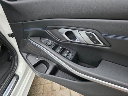 2022 BMW 3 Series 330E M SPORT AUTO. FSH. FINANCE ARRANGED. SIMI. AA APPROVED. thumbnail
