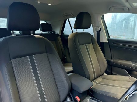 2019 Volkswagen T-Roc 1.0 TSI DESIGN 115PS €18,500 thumbnail