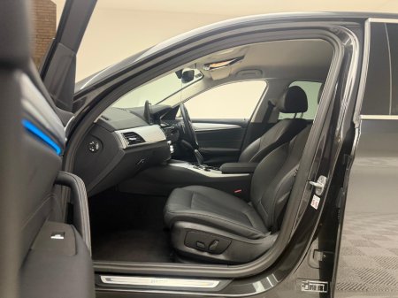 2023 BMW 5 Series - thumbnail 13