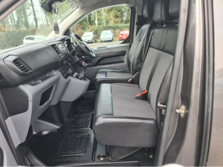 2019 Toyota Proace 2.0 D 120 LWB GX 4DR €13,999 thumbnail