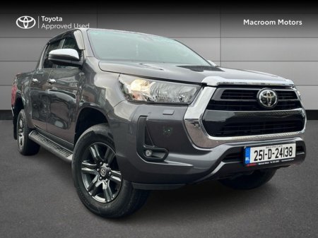 2025 Toyota Hilux FRESH SELECTION OF TRADE-INS HILUX 2.8 SR5 DOUBLE CAB €48,000 thumbnail