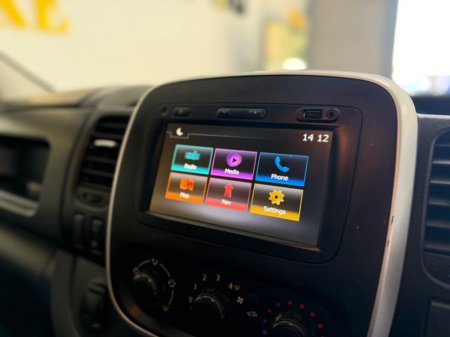 2020 Nissan NV300 - thumbnail 7