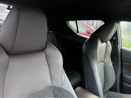 2017 Toyota C-HR 1.8 HYBRID AUTO LOW KM HIGH SPEC €17,450 thumbnail