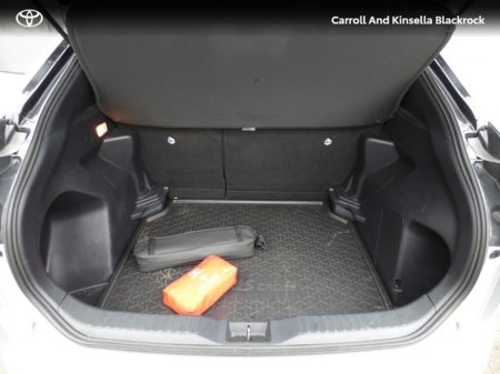 2023 Toyota Yaris Cross Hybrid Luna Sport €29,450 thumbnail