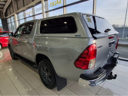 2022 Toyota Hilux - thumbnail 4