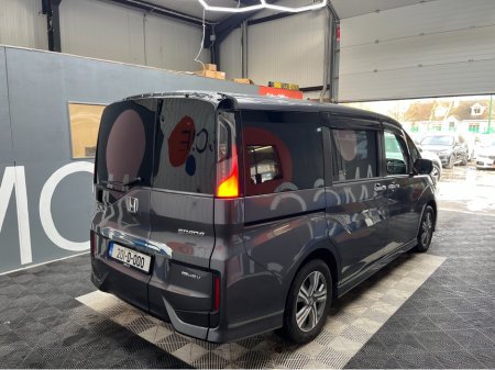 2022 Honda Stepwagon - thumbnail 2