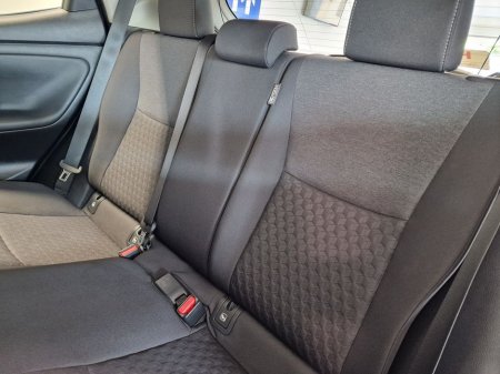 2022 Toyota Yaris Hybrid Luna Automatic €22,750 thumbnail