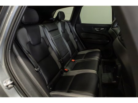 2020 Volvo XC60 - thumbnail 11