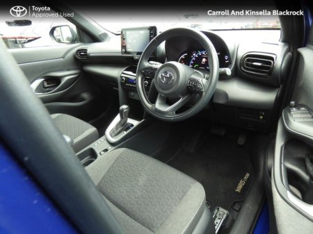 2022 Toyota Yaris Cross Hybrid Luna Sport €27,950 thumbnail