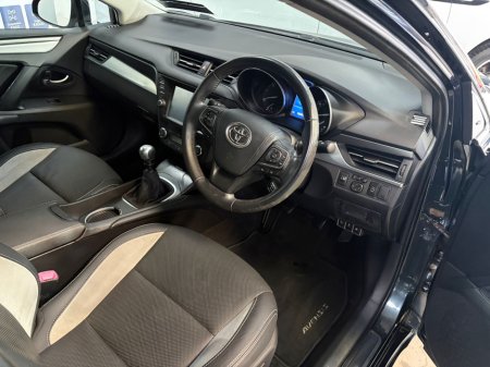 2017 Toyota Avensis - photo 3