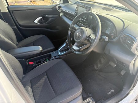 2023 Toyota Yaris - thumbnail 8