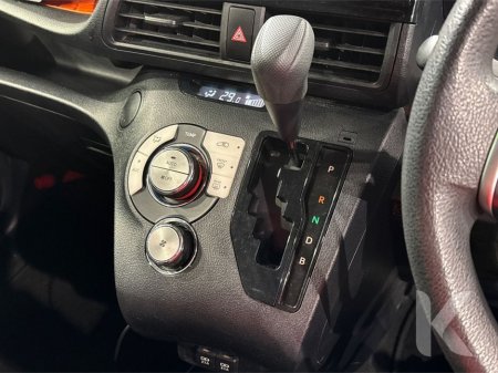 2019 Toyota Sienta - thumbnail 11