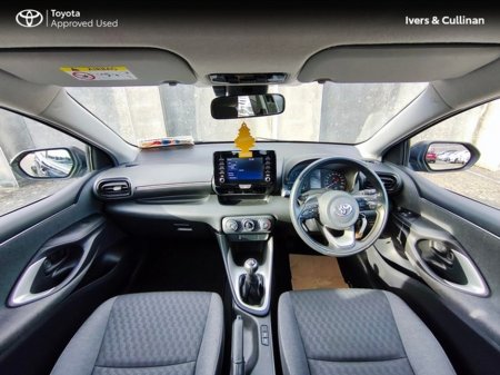 2020 Toyota Yaris - thumbnail 7