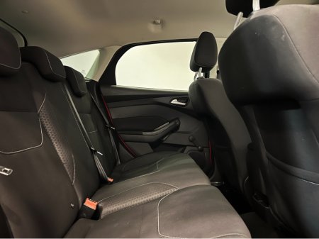 2015 Ford Focus 1.5 TDCI ZETEC 120PS 5DR €7,950 thumbnail