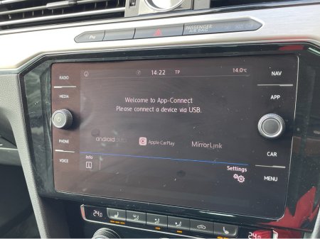 2019 Volkswagen Passat - thumbnail 13